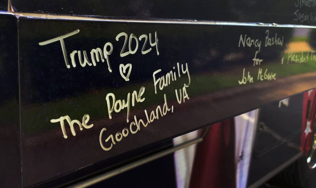 trump bus notes